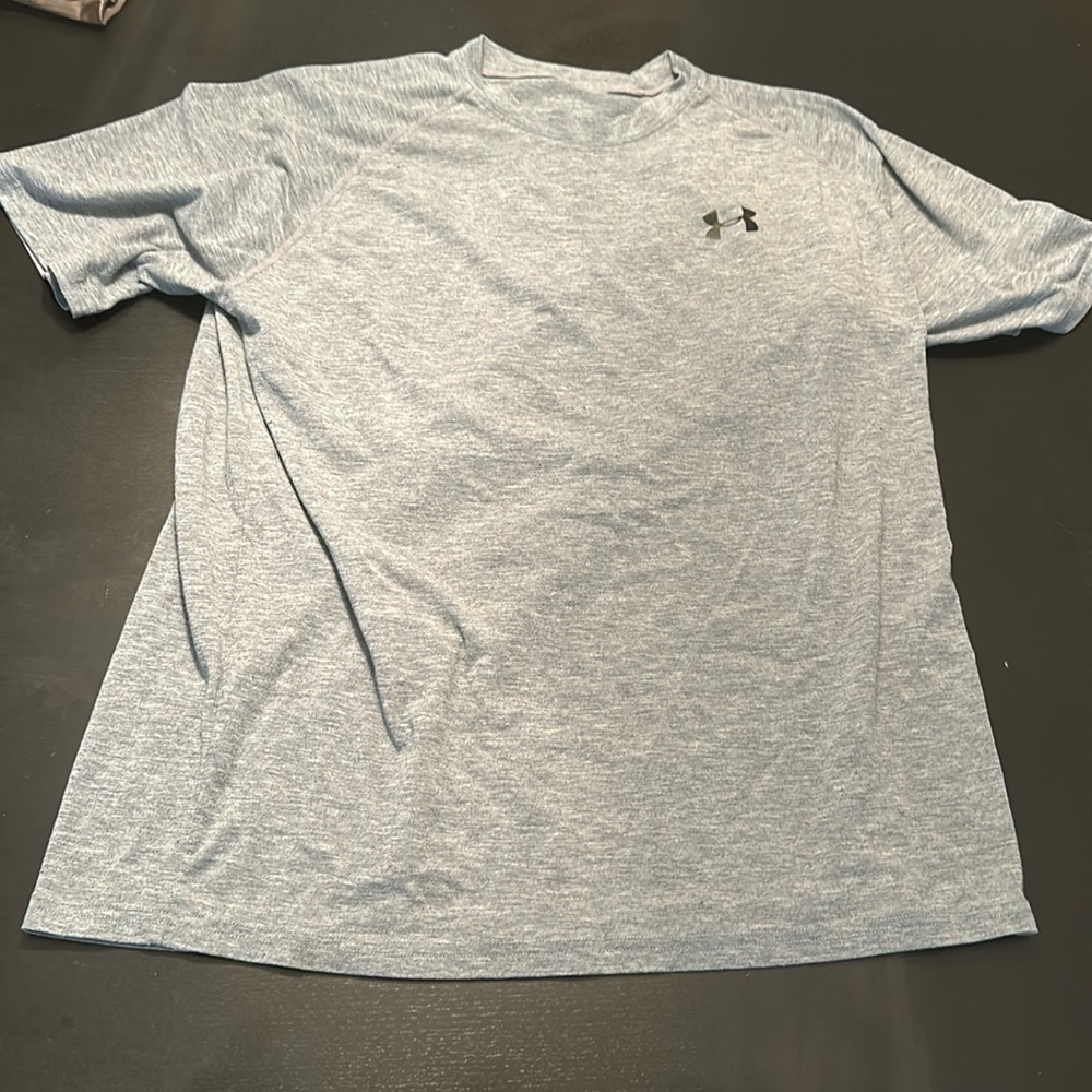 Under Armour gray T-shirt